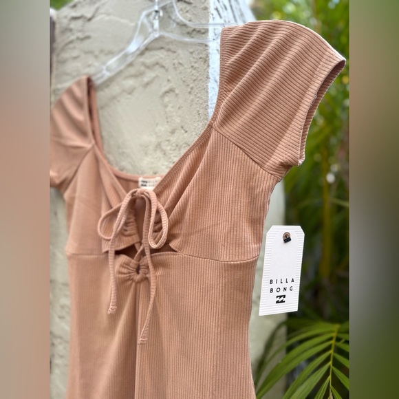 ๐บ๐บ BILLABONG ๐บ๐บ NEW MOOD MIDI DRESS - TRUFFLE - Picture 9 of 13
